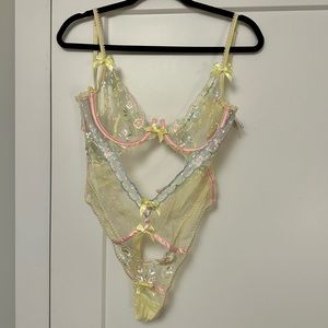 FOR LOVE & LEMONS YELLOW TEDDY TOP